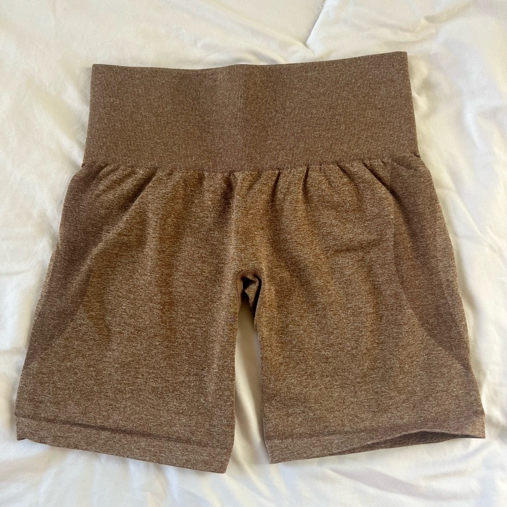 NVGTN Women’s Chocolate Brown Mid Rise Contour Seamless Shorts